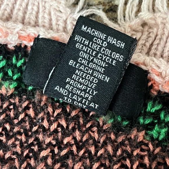 Just Polly Pink Distressed Strawberry Print Knit Sweater Women’s Long Sleeve M - Picture 7 of 9